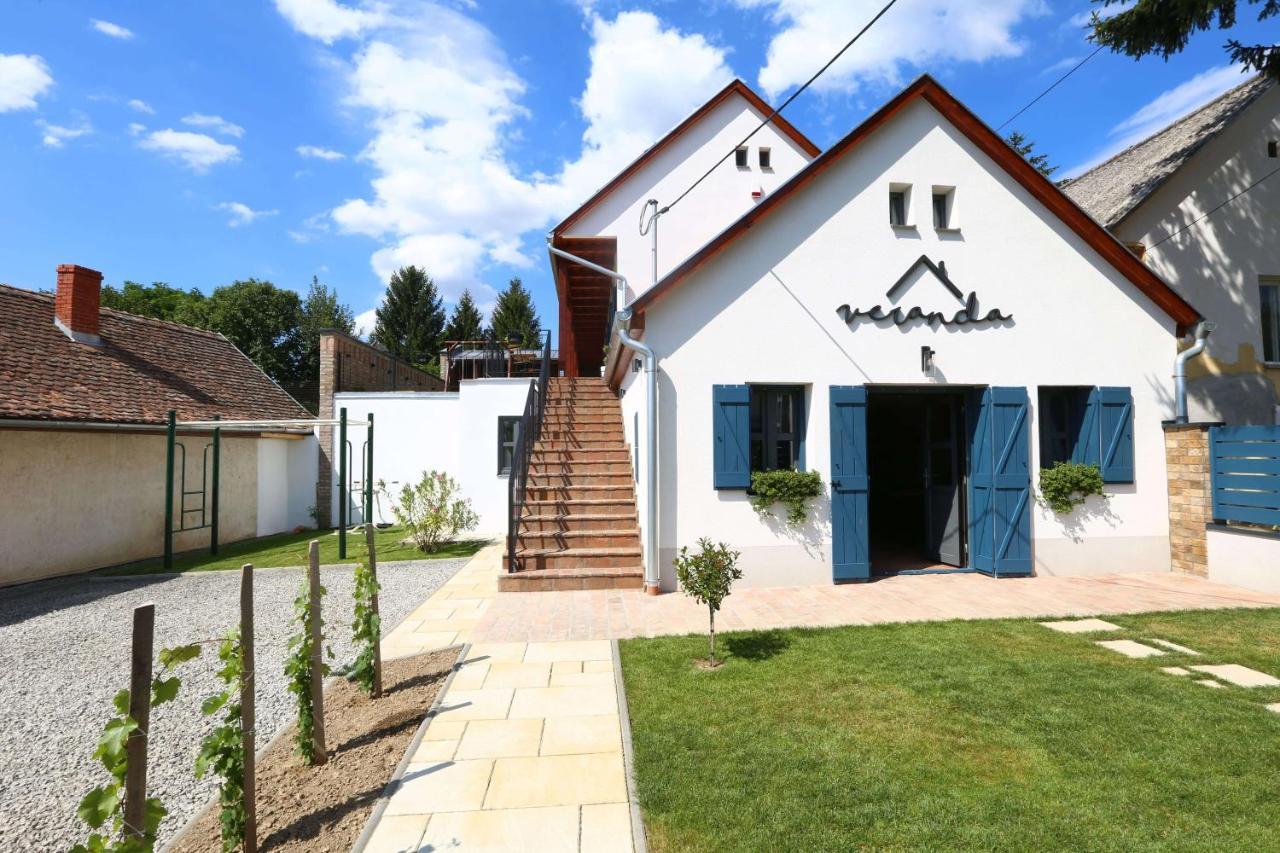 Veranda Villany Exterior photo